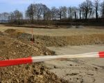 Voorbereidende werkzaamheden voor de aanleg van de ongelijkvloerse wegkruising bij Op de Bos.  (17-3-2010 - Jan Dolmans)
